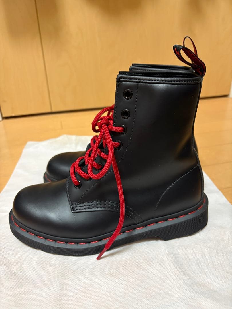 ドクターマーチン レッドステッチ 8ホールブーツ
