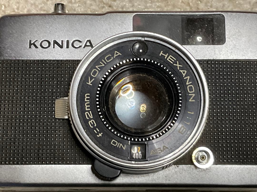 コニカカメラ　EYE 2。フイルムコンパクトカメラ。【昭和レトロ　現状。】。