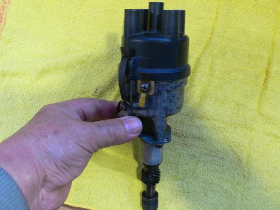 フェアレディSR311　U20エンジン部品 デストリビュータ