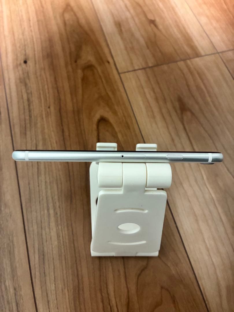 iPhone SE2 本体 128GB ホワイト SIMフリー