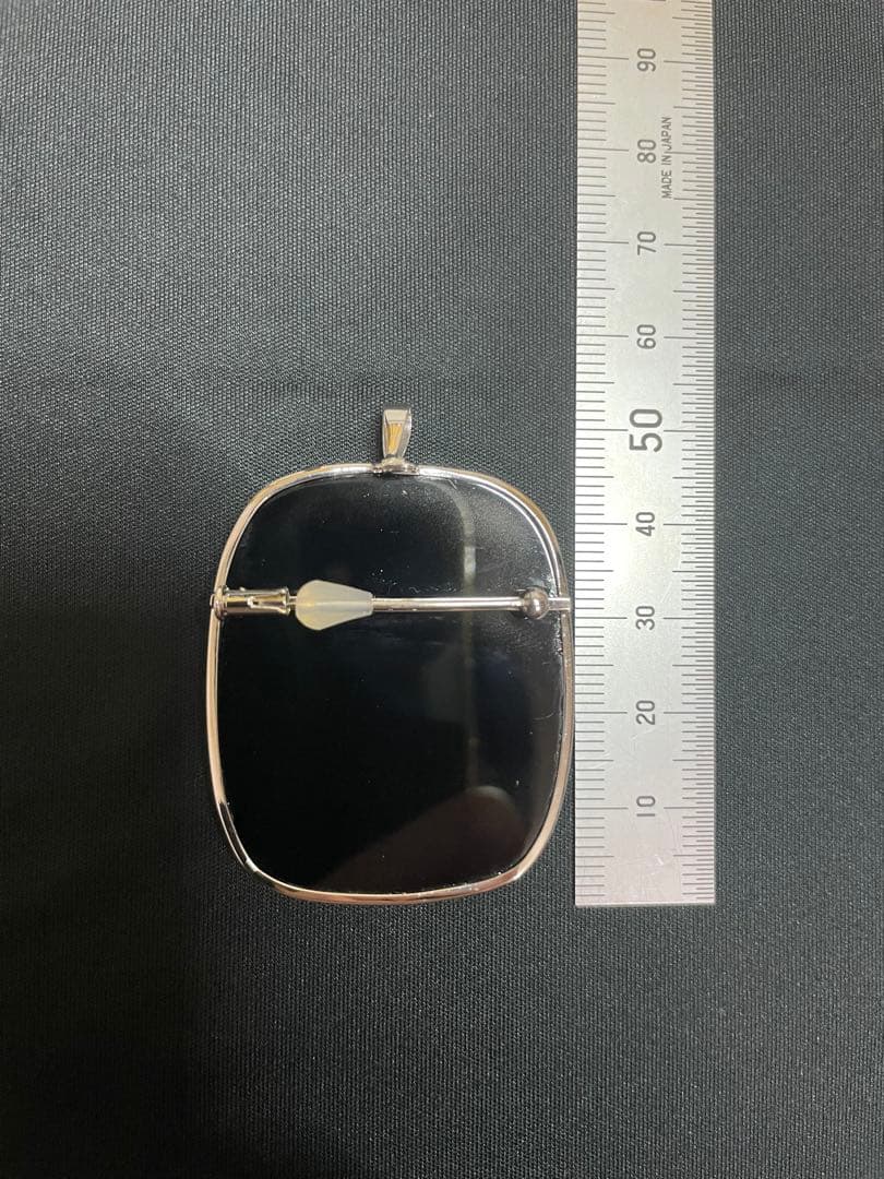 カメオ デザインブローチ　ヴィンテージ