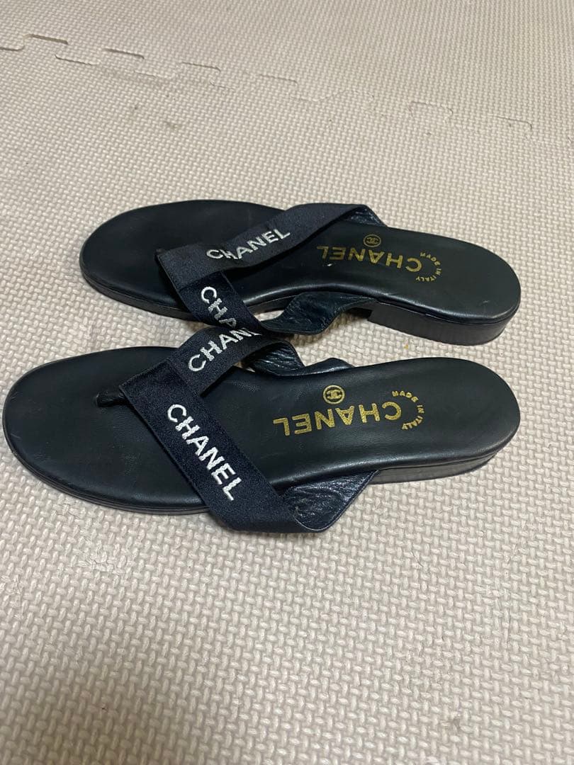 CHANEL ブラック フリップフロップサンダル