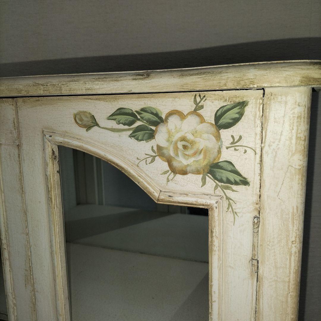 キャビネット　アンティーク風　ヴィンテージ　戸棚　チェスト トールペイント