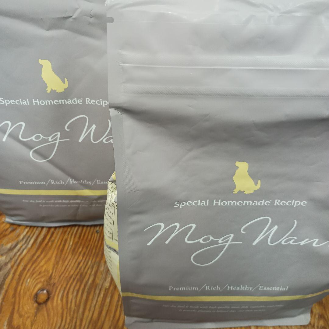 モグワン　新品未開封　チキン&サーモン1.8kg　2袋