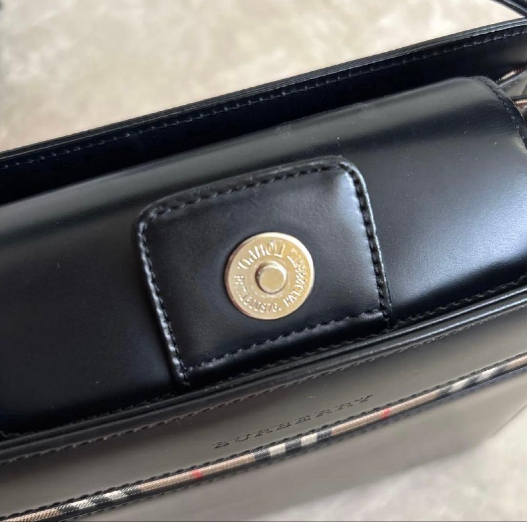 バーバリー ノバチェック レザー ワンショルダーバッグ レディース　ブラック