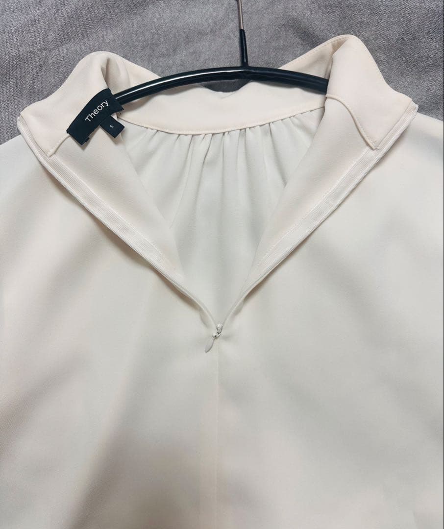 【美品】Theory セオリー 長袖　ブラウス アイボリー S 日本製