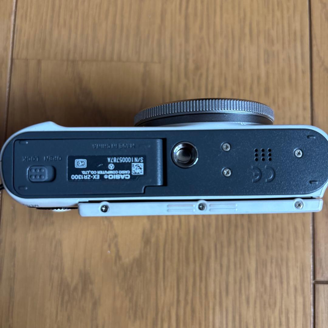 CASIO カシオEXILIM EX-ZR1300 デジカメ