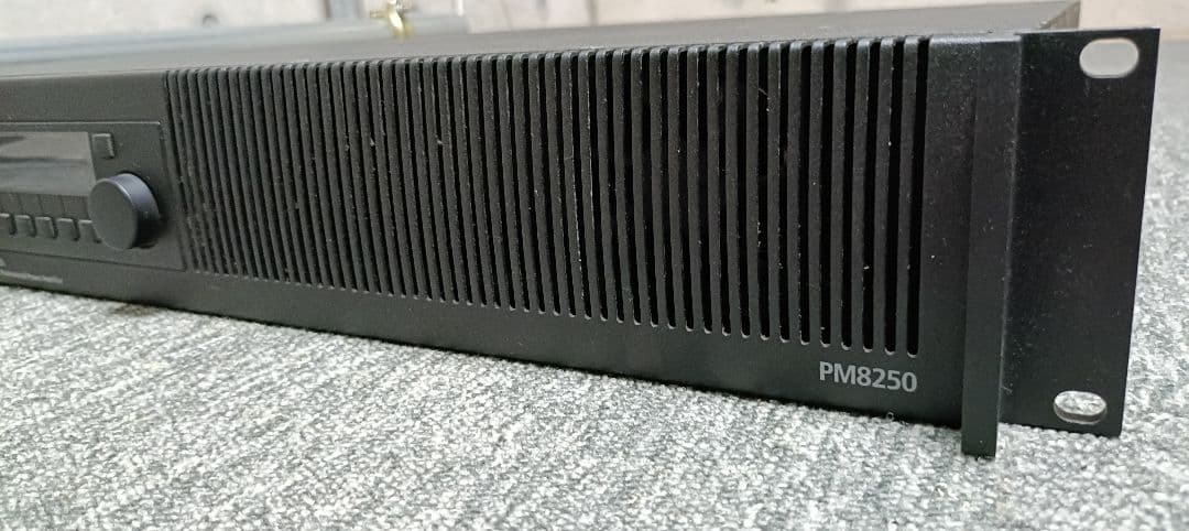 ジャンク パワーアンプ BOSE PM8250