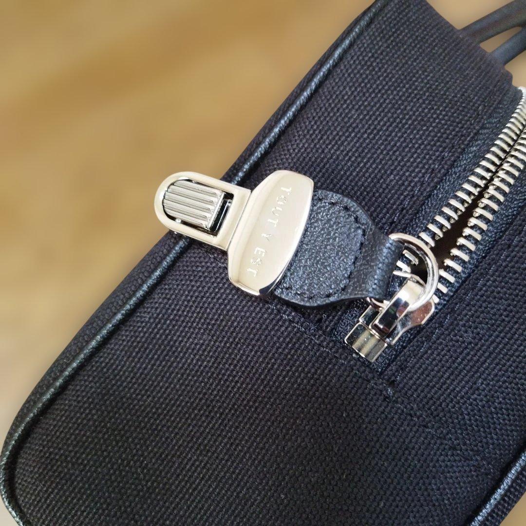 TOUT Y EST ロケ トワル スモールバッグ ブラック