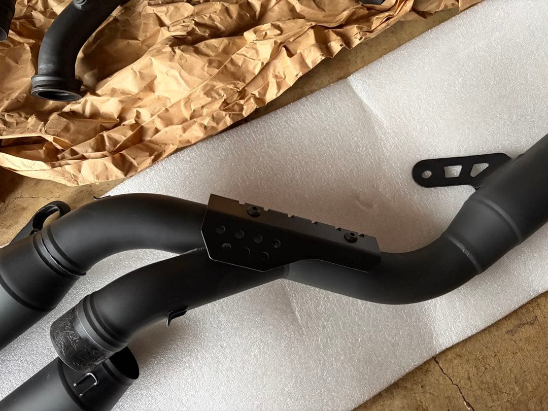 レブル1100用 モリワキ クロスツインフルエキゾースト ブラック