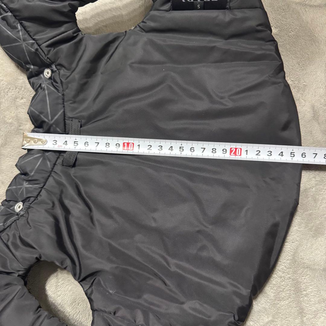 プラダ　ダウンジャケット 犬用 ペットダウン prada 黒 トライアングル