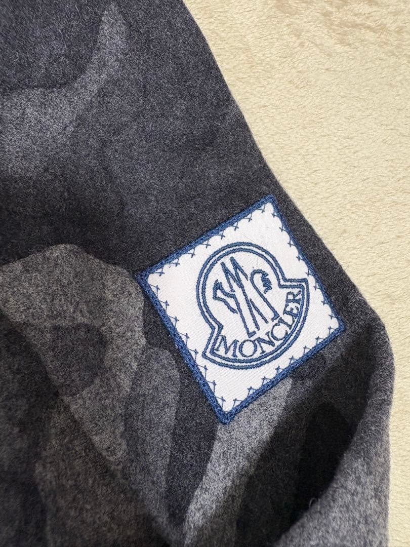 国内正規品 モンクレール ロゴ ウール シャツ　迷彩　トップス