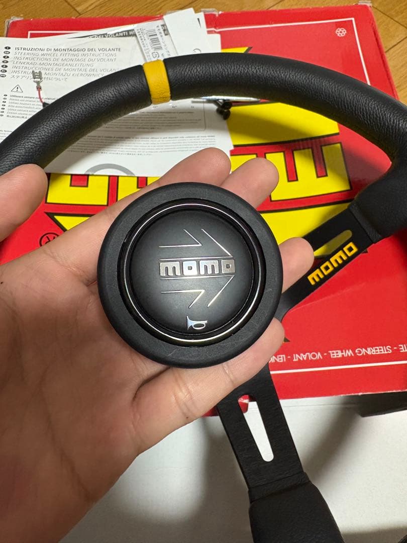 モモ(Momo) ステアリング MOD.08 35パイ