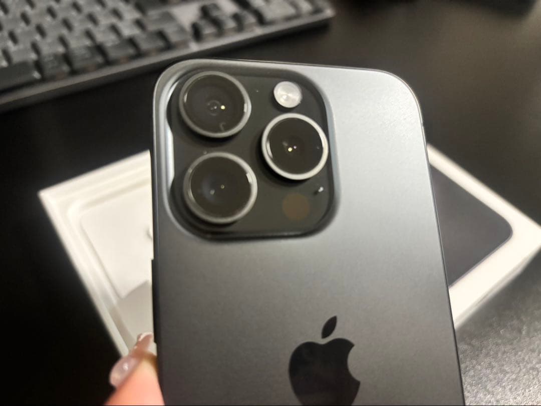 ※値下げ※Apple iPhone 15 Pro 128GBブラックチタニウム