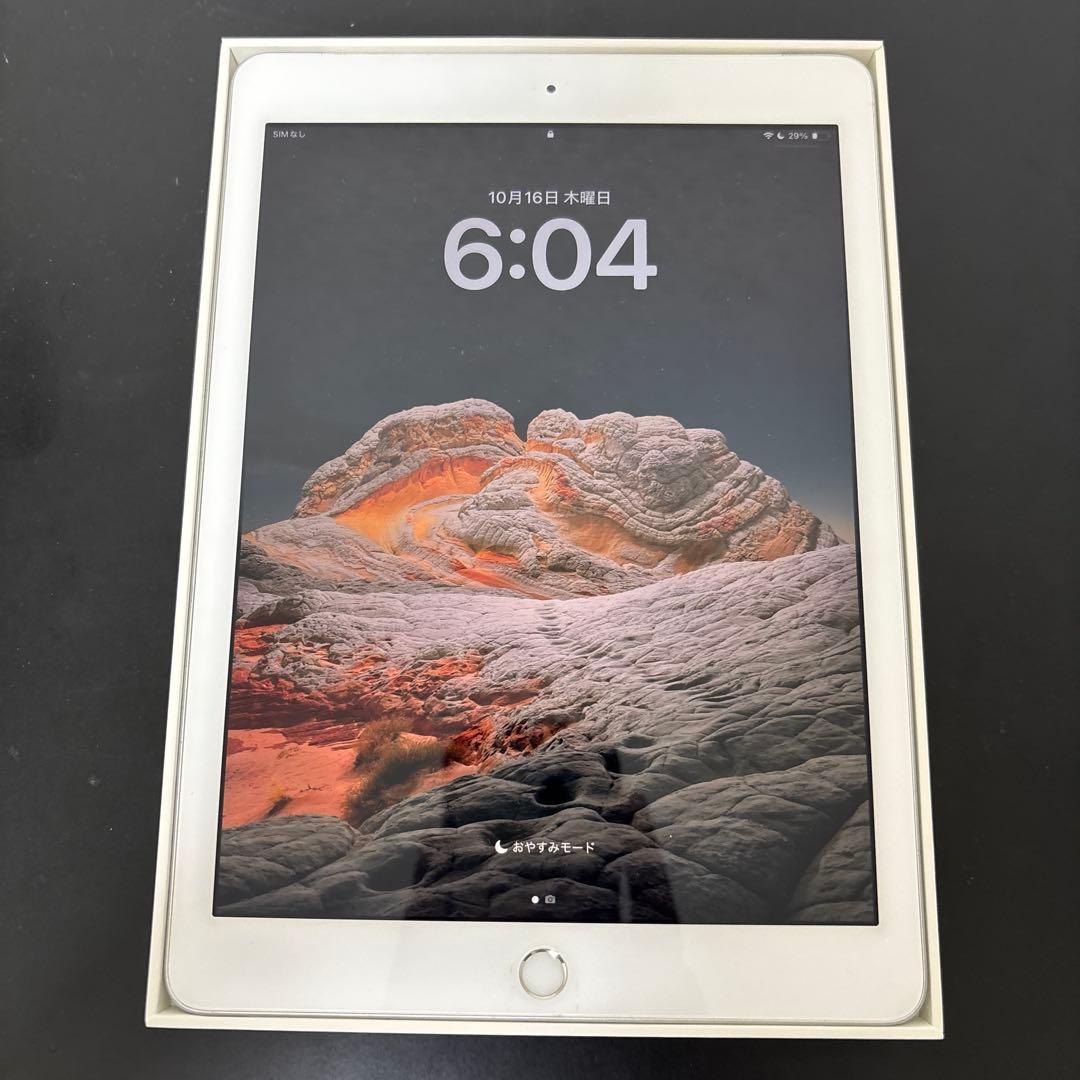 Apple iPad シルバー 本体　32GB