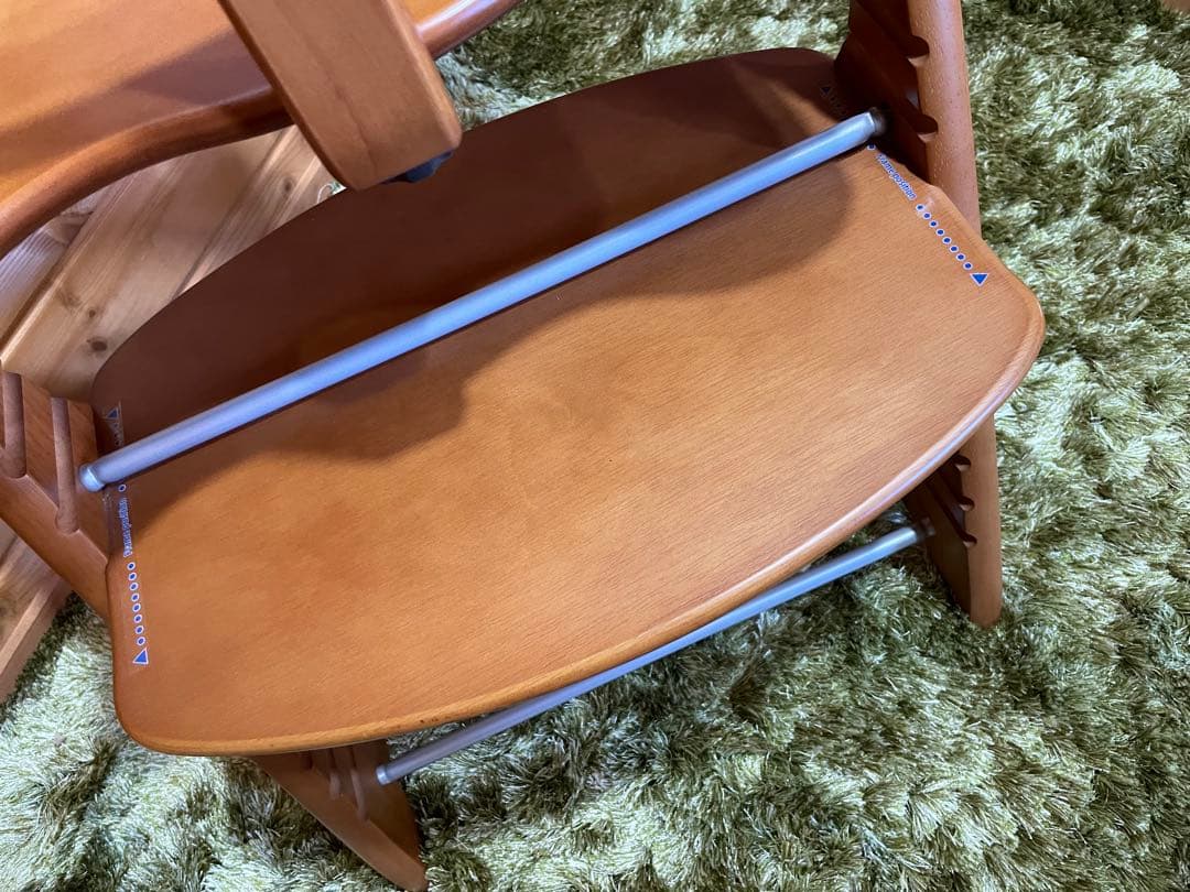 極美品　大和屋　すくすくチェアプラス　テーブルガード付き　ベビーチェア