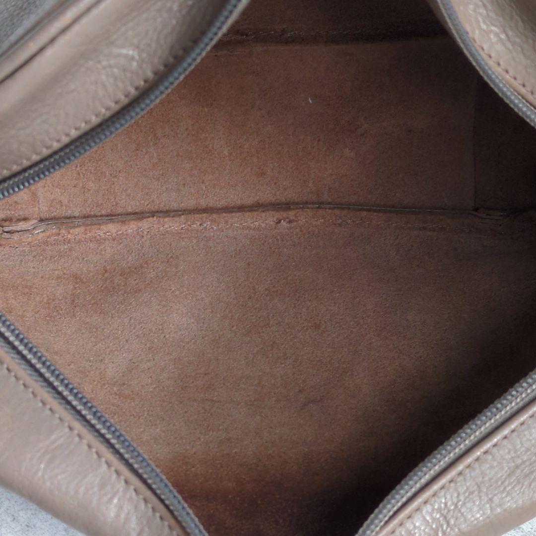 美品✨ イルビゾンテ 本革 ショルダーバッグ カメラバッグ デカロゴ フリンジ