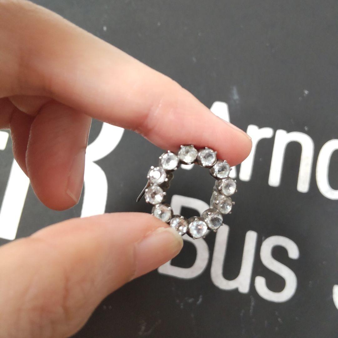 イギリスアンティーク　ミニブローチ