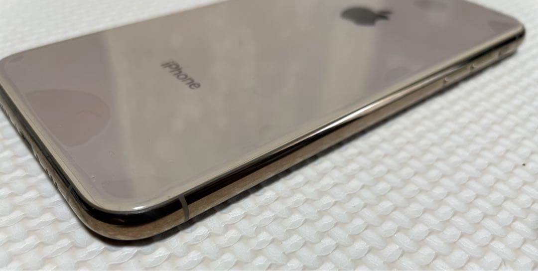 iPhone Xs Gold 256 GB SIMフリー　値下げ中