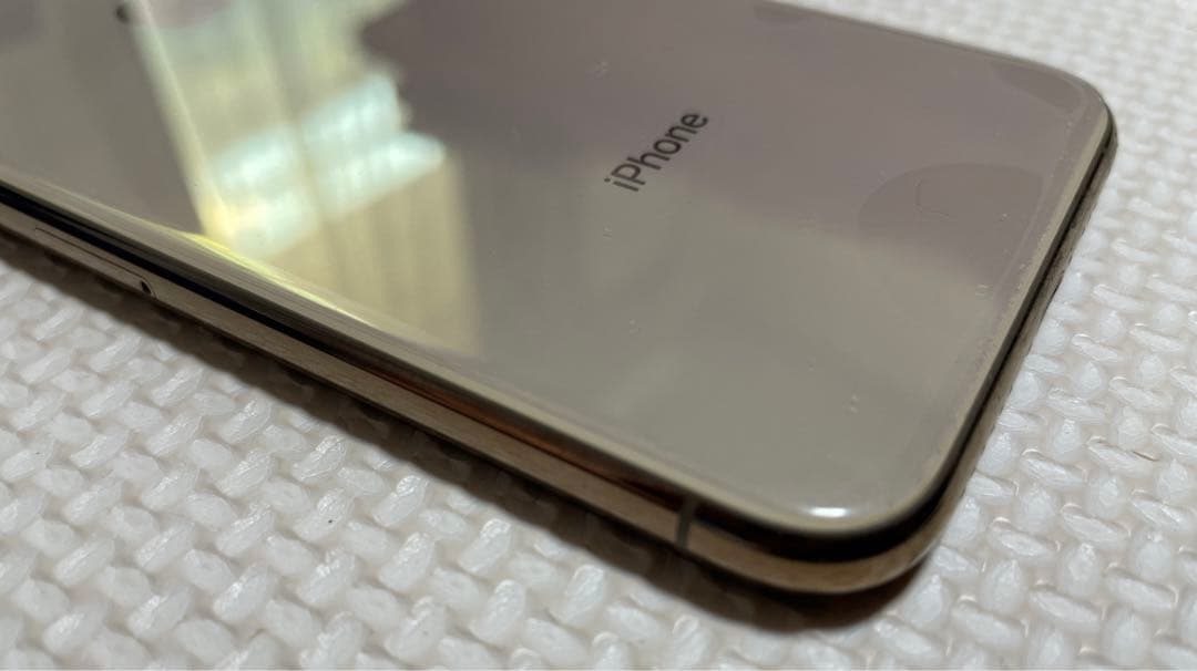 iPhone Xs Gold 256 GB SIMフリー　値下げ中