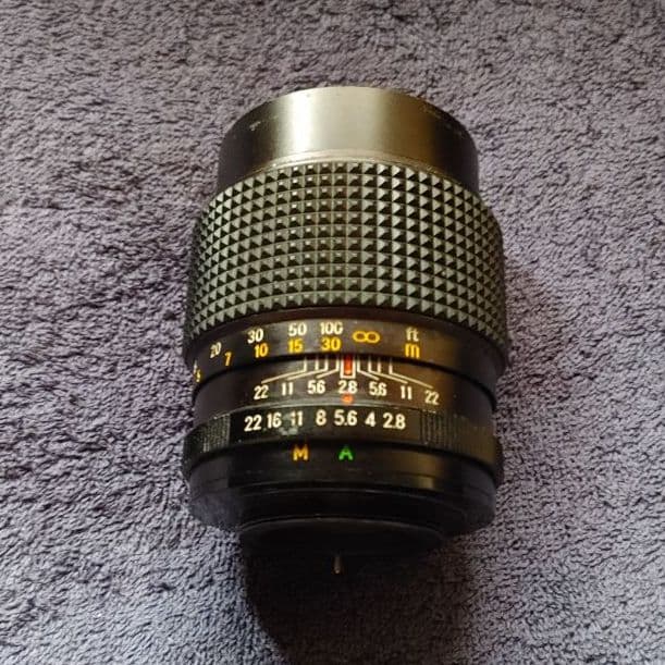 渾身のボケHANIMEX AUTOMATIC 135mm F2.8人気の単焦点