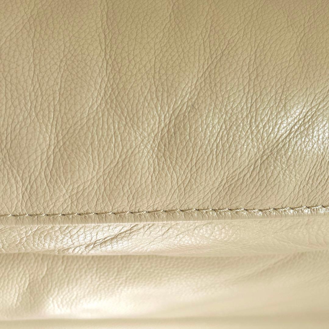 ベージュ色 大塚家具　3人掛けソファ 皮革