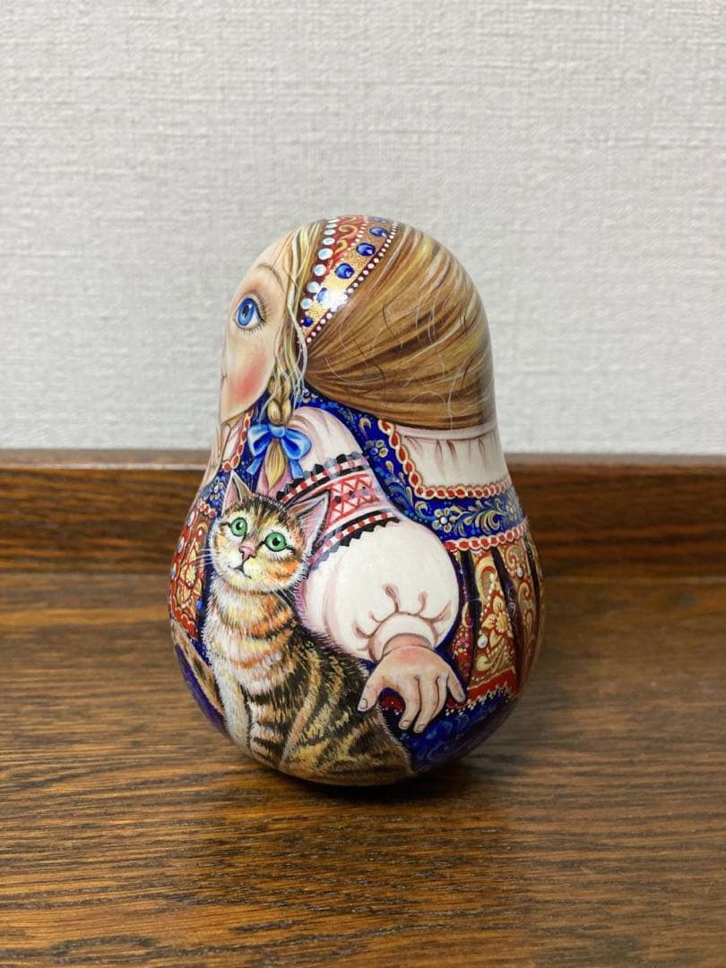 ロシア雑貨☆伝統衣装の起き上がりこぼし♪『猫とマトリョーシカ』ミラ作
