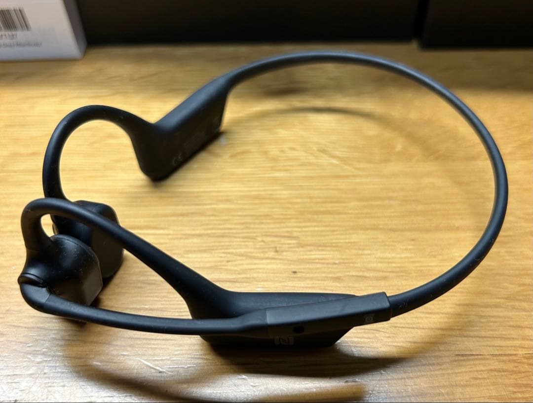骨伝導ワイヤレスイヤホン AfterShokz OpenComm