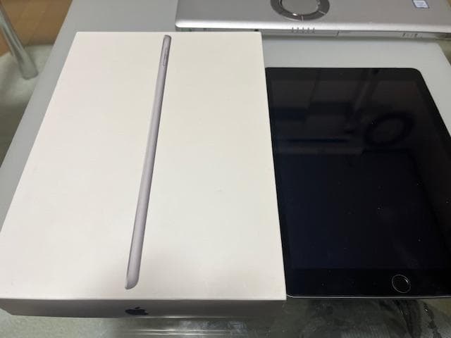 Apple iPad 第5世代 Wi-Fi Cellular 32GB