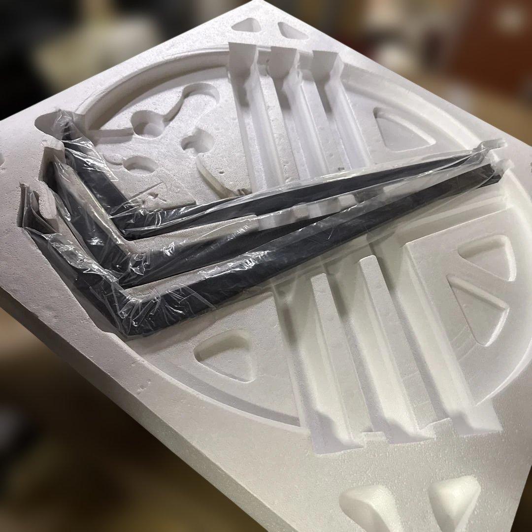 円形ホワイトテーブル