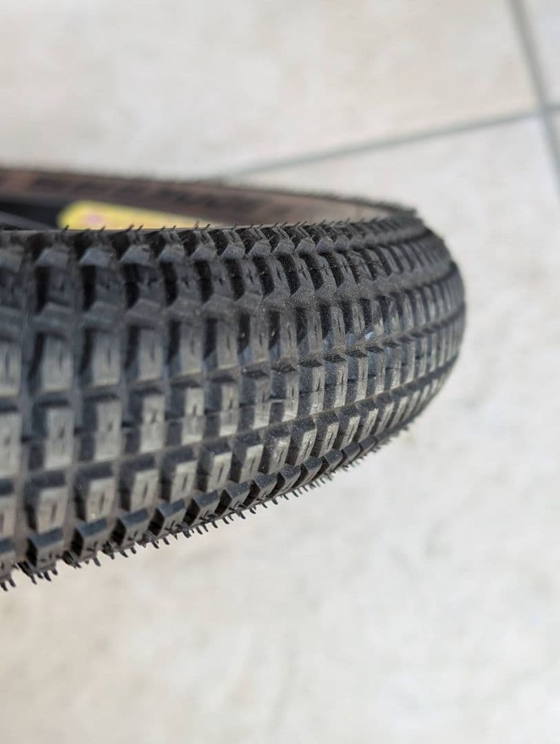 CRUSTカーゴフォーク(1-1/8インチ) + Fホイール+前後タイヤセット