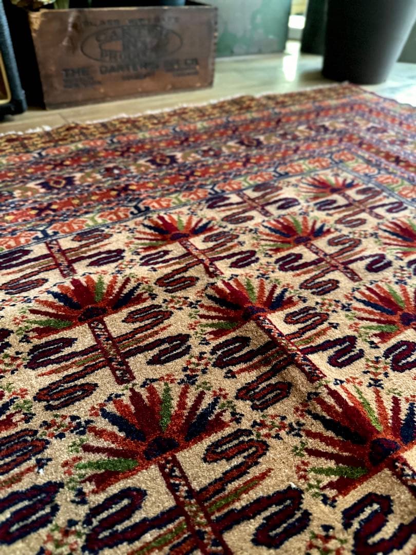 トライバルラグ　ヴィンテージラグ　アフガンラグ　バルーチ族　プリミティブアート