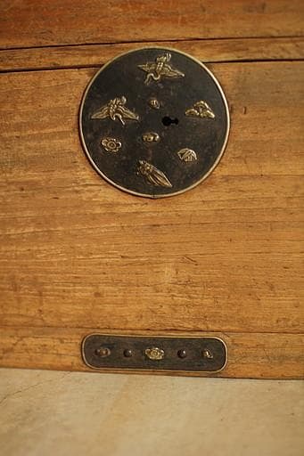 味のある丸金具時代箪笥　桐箪笥　抽斗2段　タンス　収納　古家具　古民家　時代家具