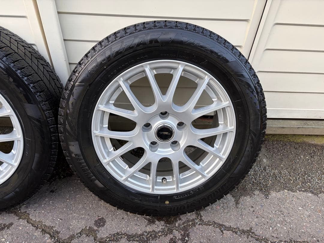 と*り様 再16インチ ホイールセット205/60r16 vrx3バリ溝