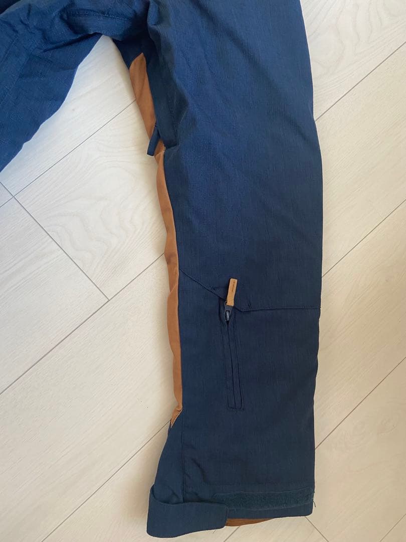 DC スノーボードウェア ネイビーとブラウン、グローブ付き