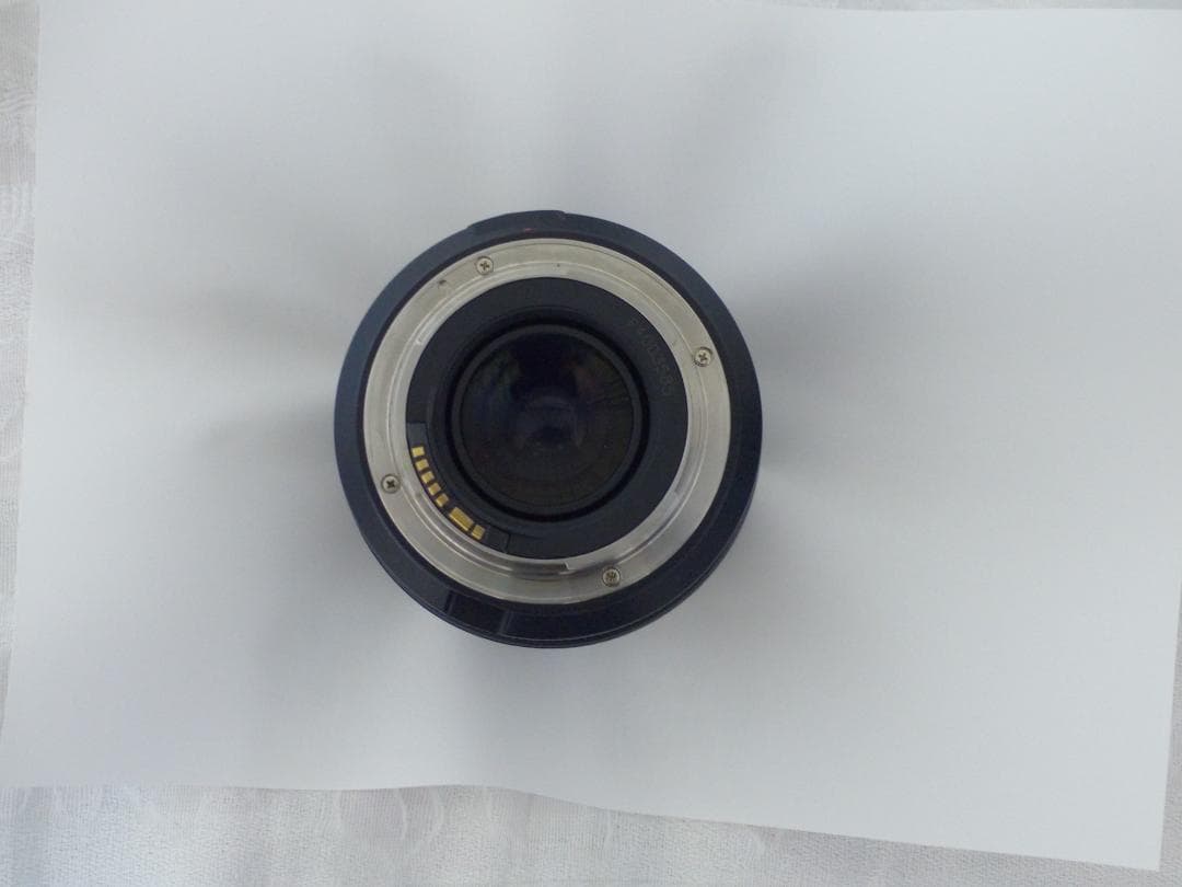 YONGNUO 50mm f1.4単焦点レンズ　レンズフードおまけ付き