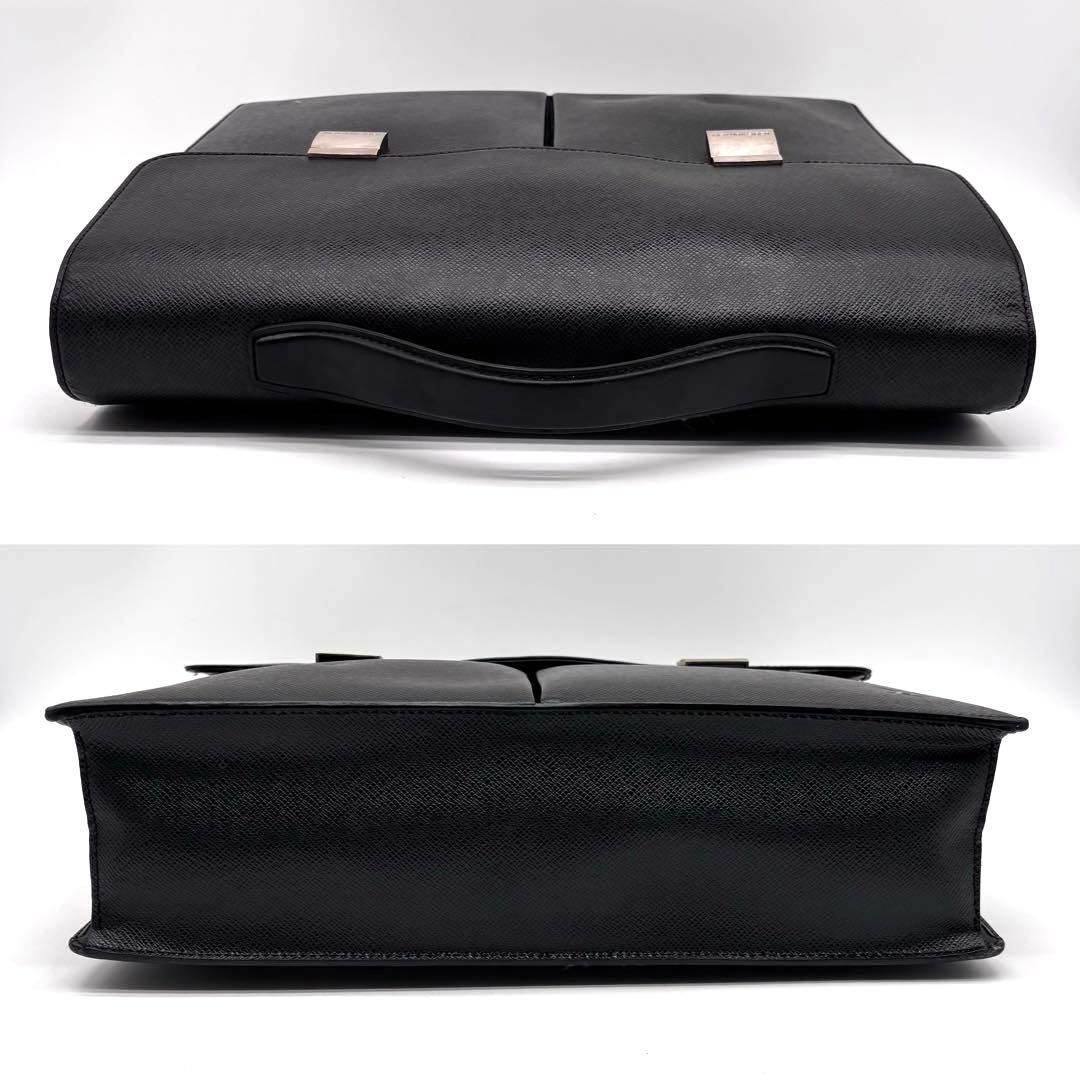 LOUIS VUITTON　ルイヴィトン　セルヴィエット　カザン　タイガ　レザー