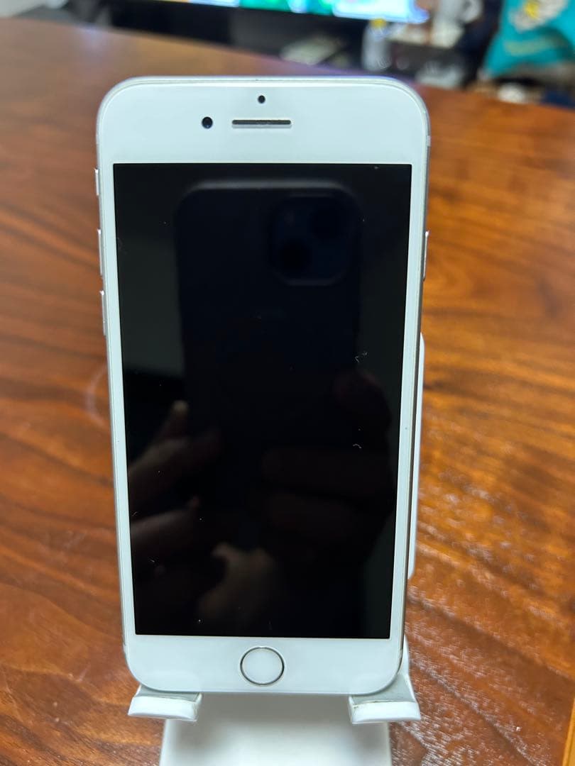 iPhone 8 ホワイト 背面ひび割れ　64GB