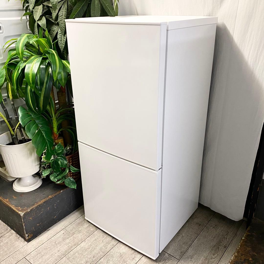 ニレ！白くて四角くてシンプルがいい！2ドア冷凍冷蔵庫110L