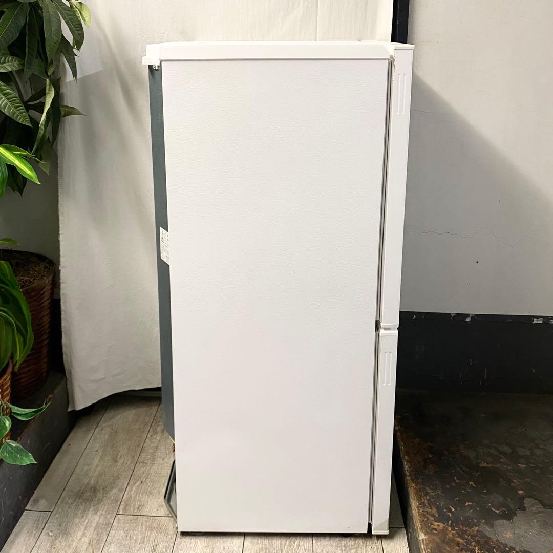 ニレ！白くて四角くてシンプルがいい！2ドア冷凍冷蔵庫110L