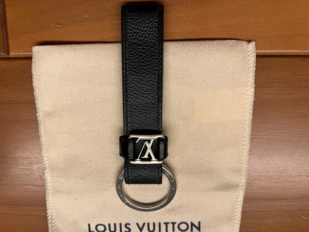 ルイ・ヴィトン　LOUIS VUITTON キーリング　黒