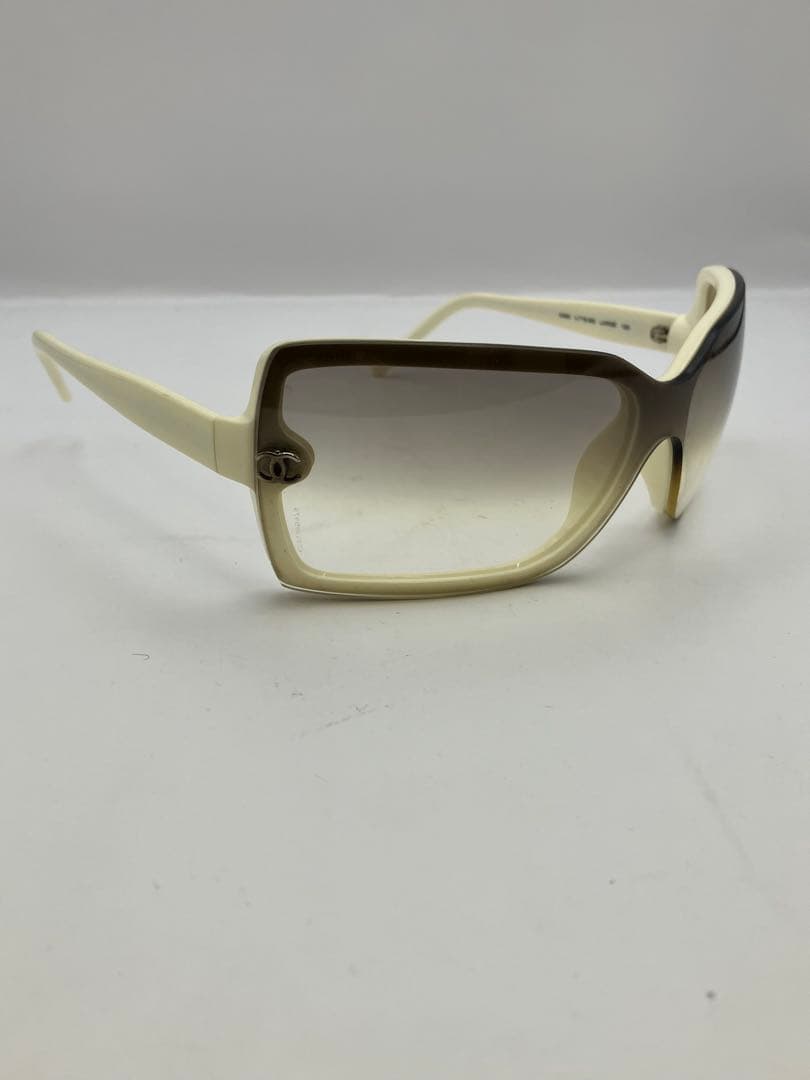 シャネル　1762 ココマーク　サングラス　白　イタリア製　Y