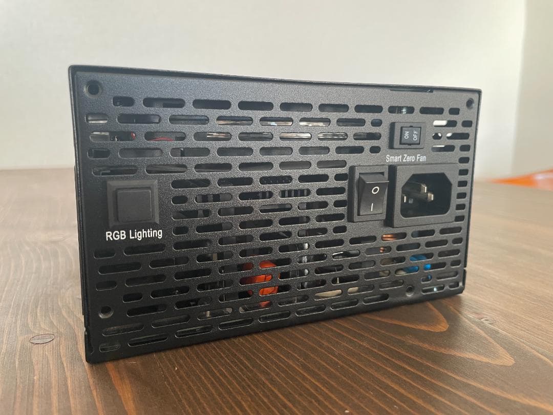 【80+ Platinum】Thermaltake 1050W 使用1年 完備品