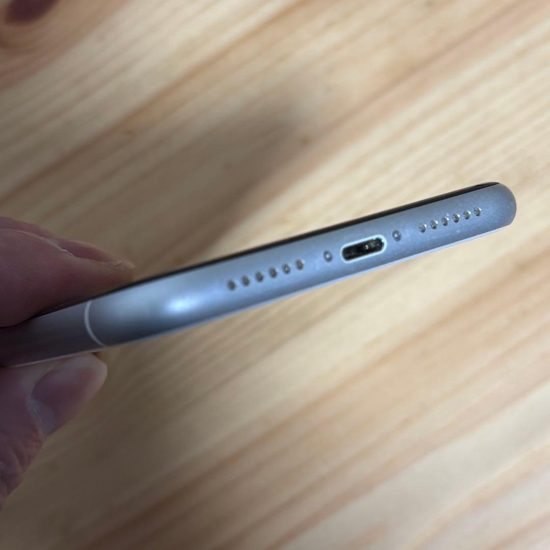 Apple iPhone XR ホワイト 本体　128G