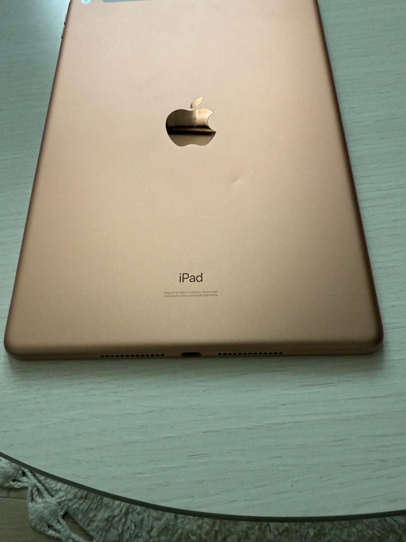 iPad 7世代 32GB セルラーモデル