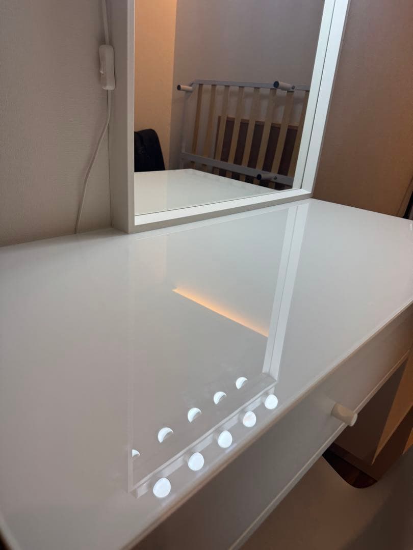 IKEA ドレッサー LED照明付き