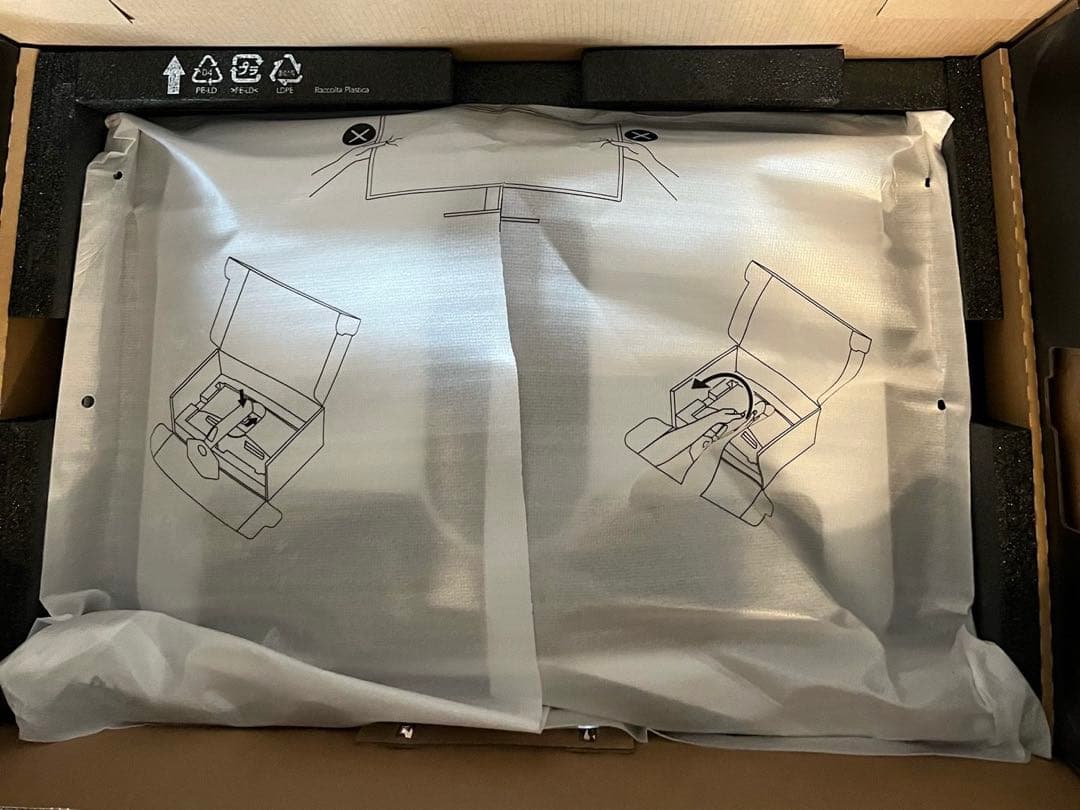 Alienware 32 4K QD-OLED ゲーミングモニター