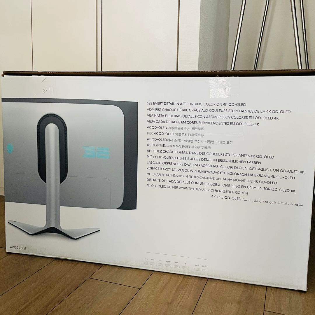 Alienware 32 4K QD-OLED ゲーミングモニター
