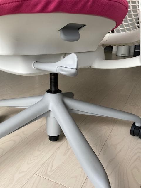 【ホワイト・ピンク】ハーマンミラー　セイルチェア