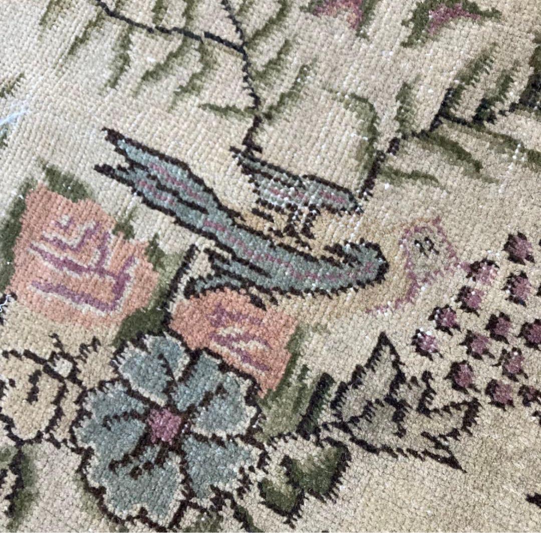 トルコ　ヴィンテージラグ　鳥と花　カーキグリーン縁取り　トルコヴィンテージラグ